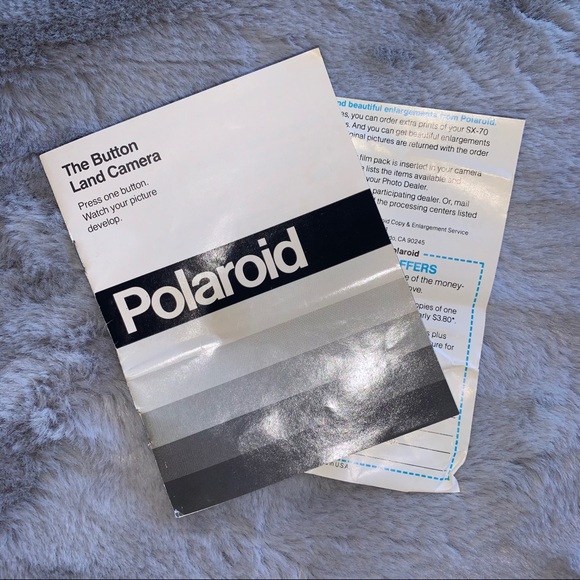 The Button Polaroid Land Camera - Picture 11 of 11